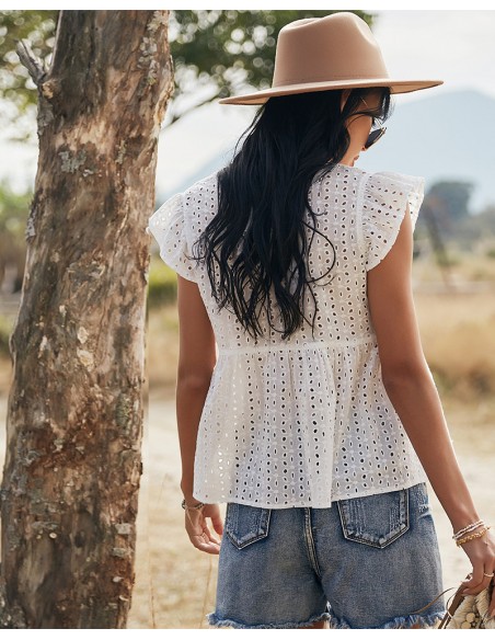 Cremefarbene Bluse mit V-Ausschnitt und durchbrochener Stickerei