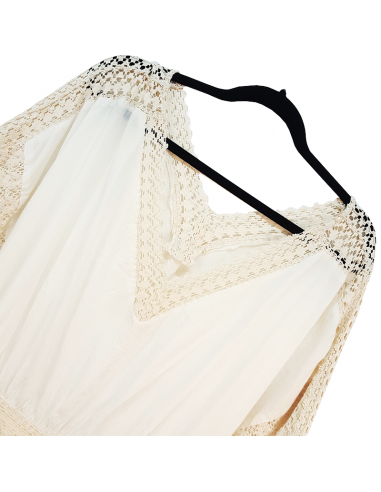 Robe longue beige à dentelle style caftan boho