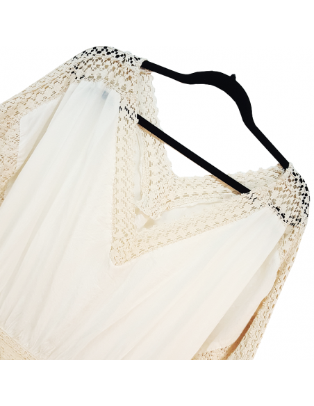 Robe longue beige à dentelle style caftan boho