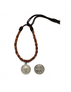 Leather bracelet in St-Benoit