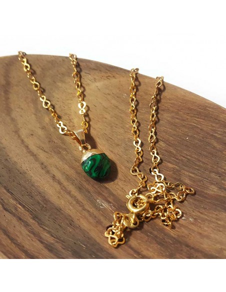 Necklace with faceted teardrop pendant - Synthetic Malachite