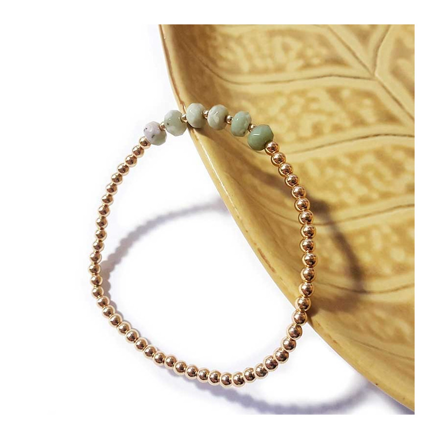 Bracelet en jaspe blanc facetté et perles dorées | Look Hippie Chic
