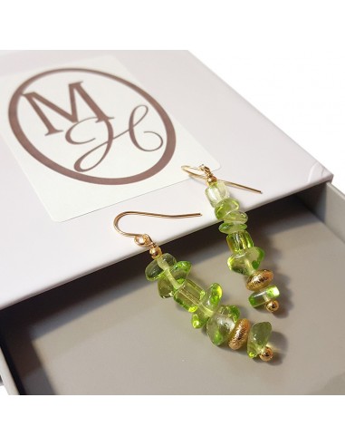 Boucles d'oreilles pendantes rocailles dorée et cristal vert