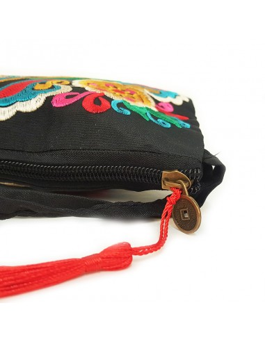 Pochette noire brodée motif fleurs - rouge