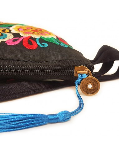 Schwarze Clutch mit besticktem Blumenmuster - cyan