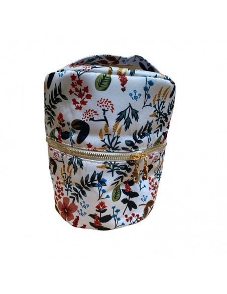 Travel pouch for essential oil diffuser and bottles