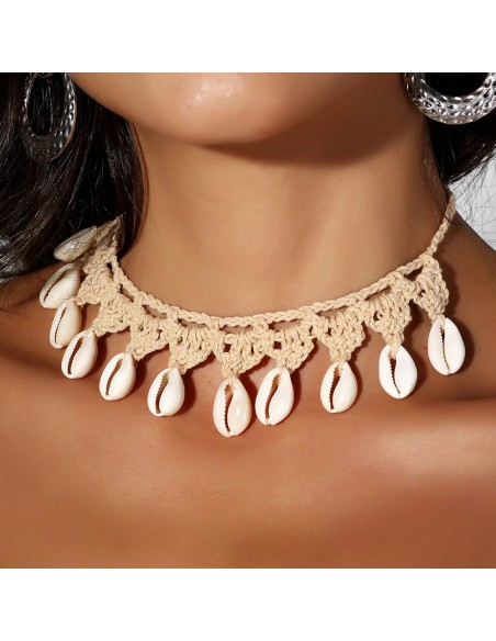 Macrame ketting met zwarte cowrie schelpen