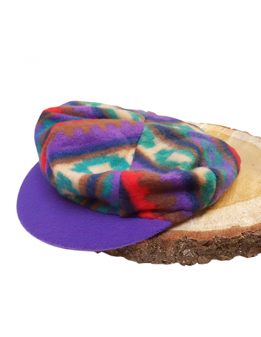 Women's beret with geometric purple pattern