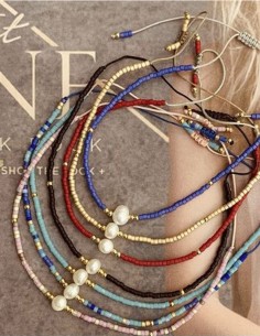 Mehrfarbiges Perlen- und Perlmutt-Armband