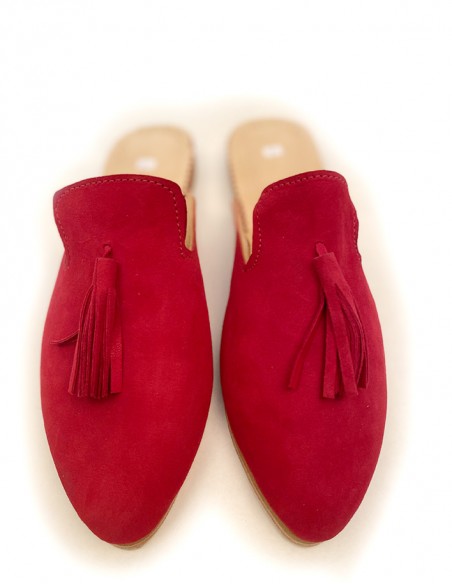 Mules mocassins en daim avec pompon rouge cerise