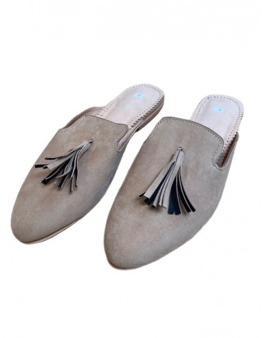 Suède mocassins met beige pompon