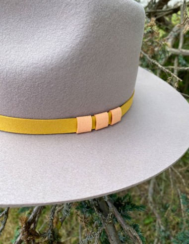 Chapeau fedora en feutre de printemps avec un large bord - gris