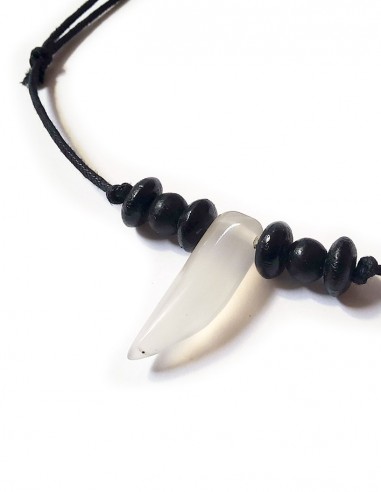 Hoorn des overvloeds van witte hars - ketting met zwart leren koord