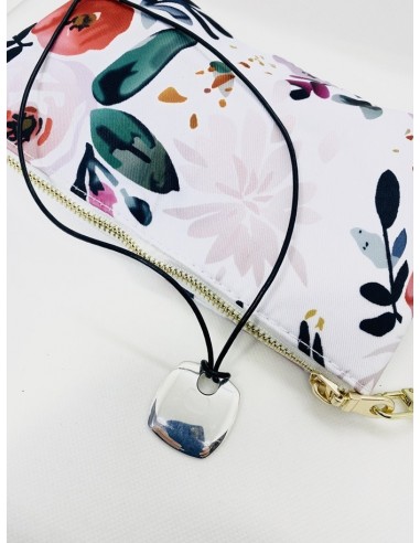 Pendentif moderne en argent 925 avec cordon noir- carré arrondi