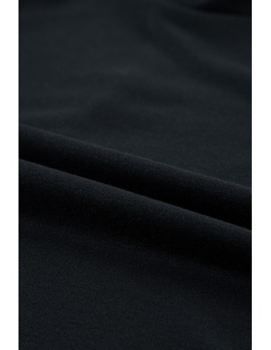 Robe Noire à Manches Volantes et Col Rond – Élégante et Confortable