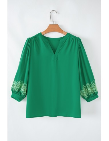 Elegante grüne Bluse mit floraler Stickerei und ausgeschnittenem V-Ausschnitt, 3/4-Ärmel