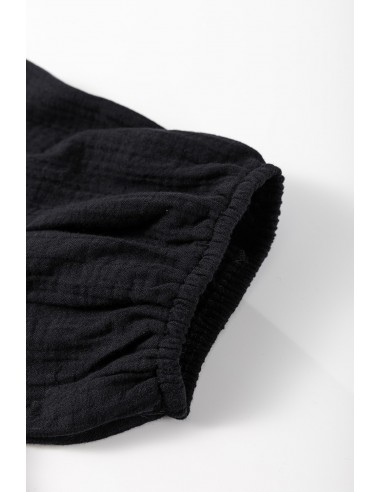 Blouse Noire à Col Carré et Détail Croché Fleurs – Élégante et Féminine