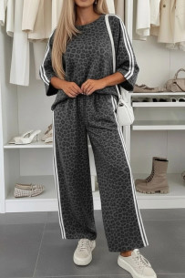Ensemble femme léopard gris à bandes – Haut manches 3/4 et pantalon large