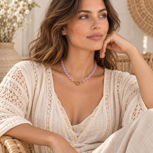 Collier femme quartz rose 8 mm et fermoir plaqué or