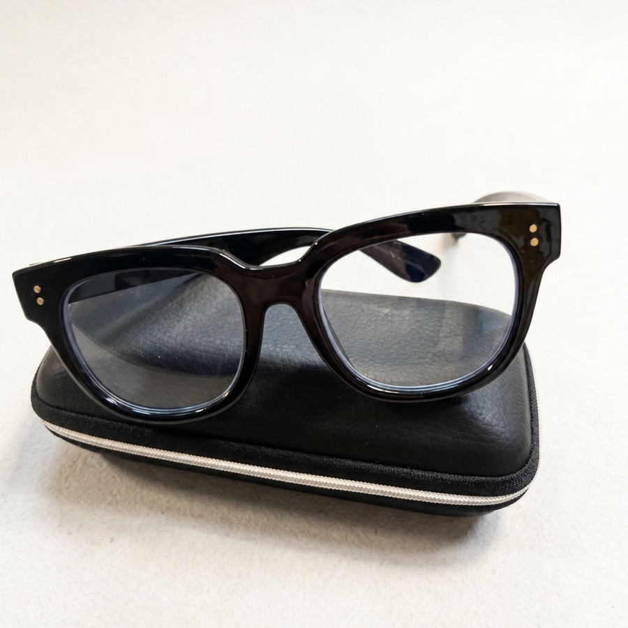 Zwarte retro leesbril met opbergzakje | Look Hippie Chic